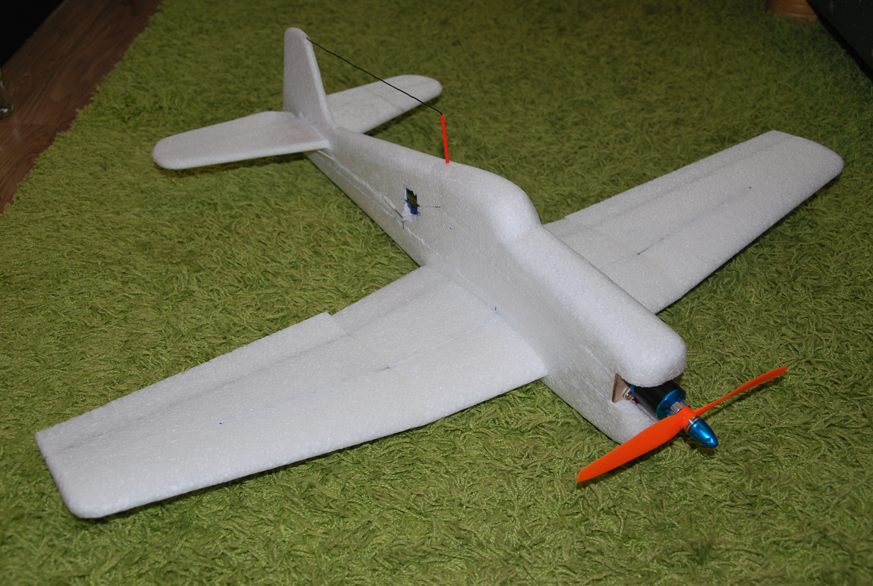 rc.pulawy.pl/RC/Hellcat/DSC_2743.jpg